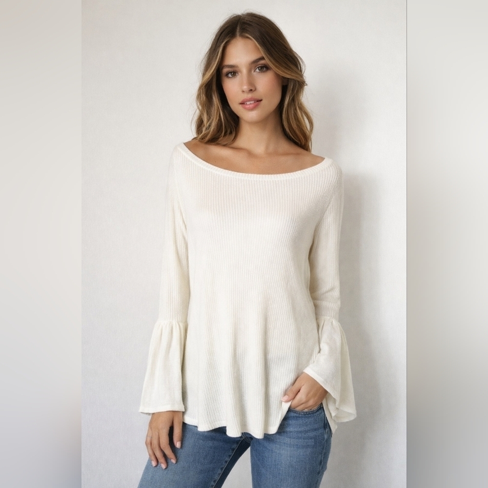 🍂 JustFab Ribbed Bell Sleeved Sweater Shirt